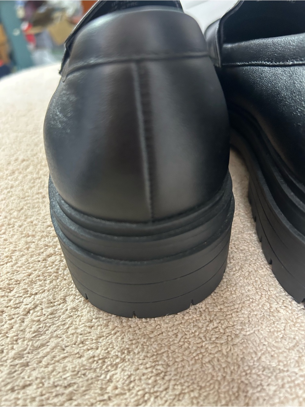 QUINCE Italian leather classic penny loafer with lug soles. Women’s Size 8 - Picture 5 of 7